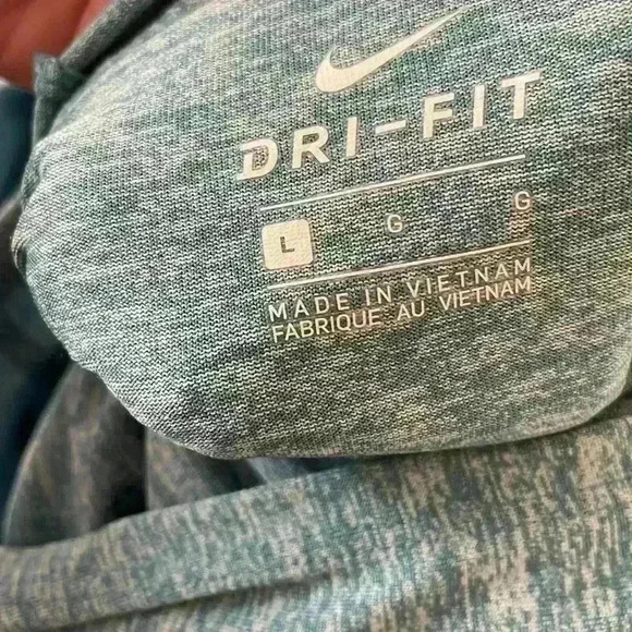 Nike Dri Fit Heathered Green, Size Large, excellent Condition, 100% Poly - Picture 8 of 8